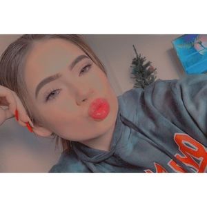 Meet your Posher, Daniella